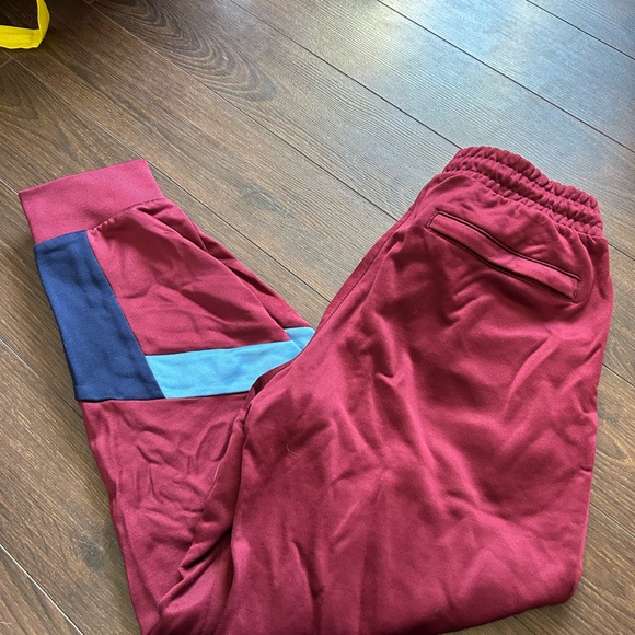 Manchester City Puma Pants - Picture 2 of 3